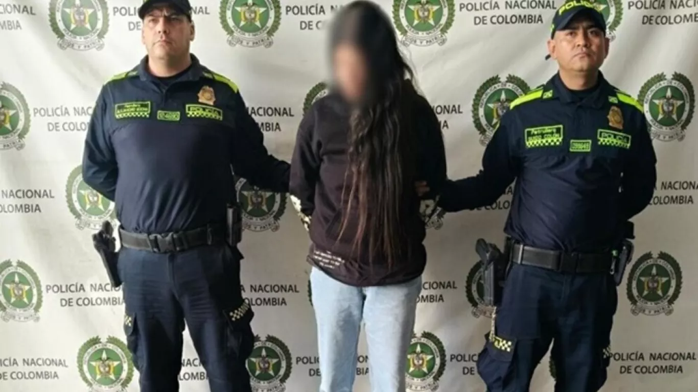 Alias La Sobrina fue capturada durante un control policial en el corregimiento de La Tablaza, municipio de La Estrella - crédito Policía Nacional