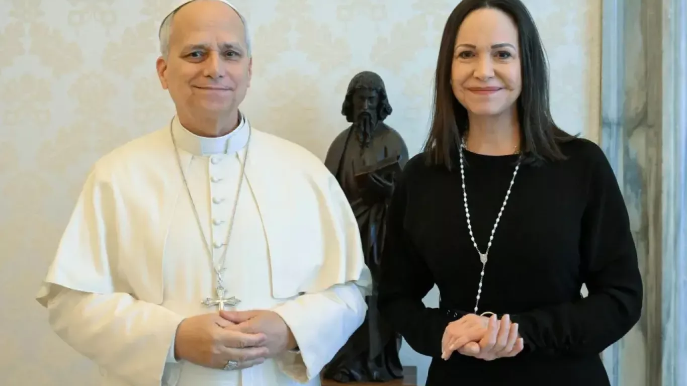 Papa León XIV y María Corina Machado en el Vaticano
