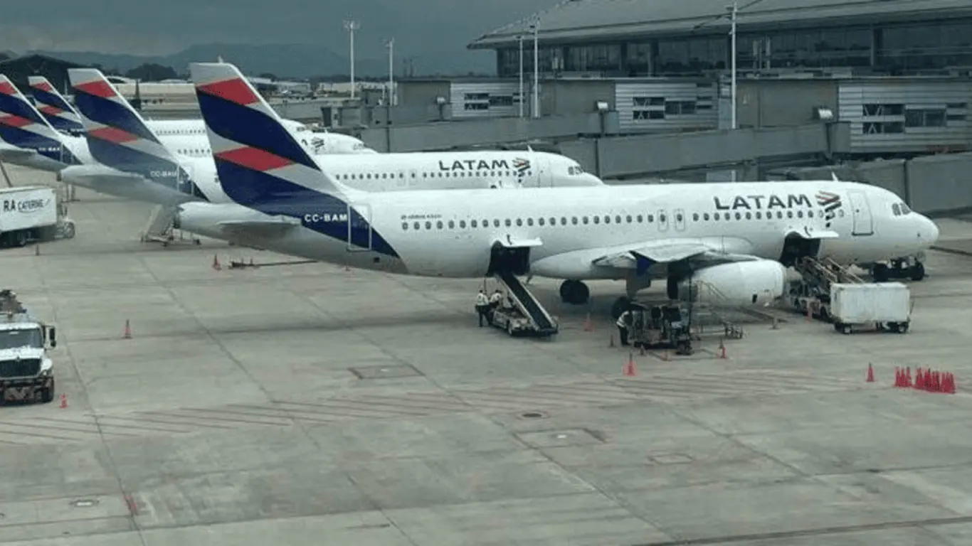 aviones latam 26