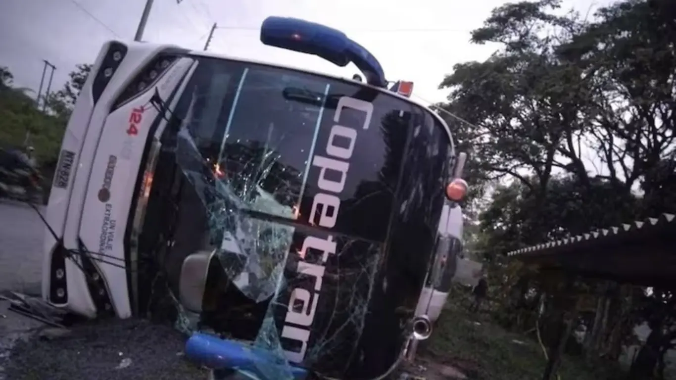 Bus de Copetrán accidentado 26