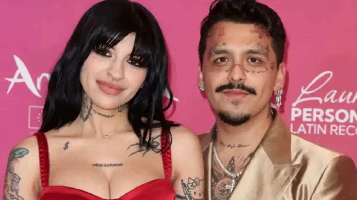 Christian Nodal revela demanda contra Cazzu