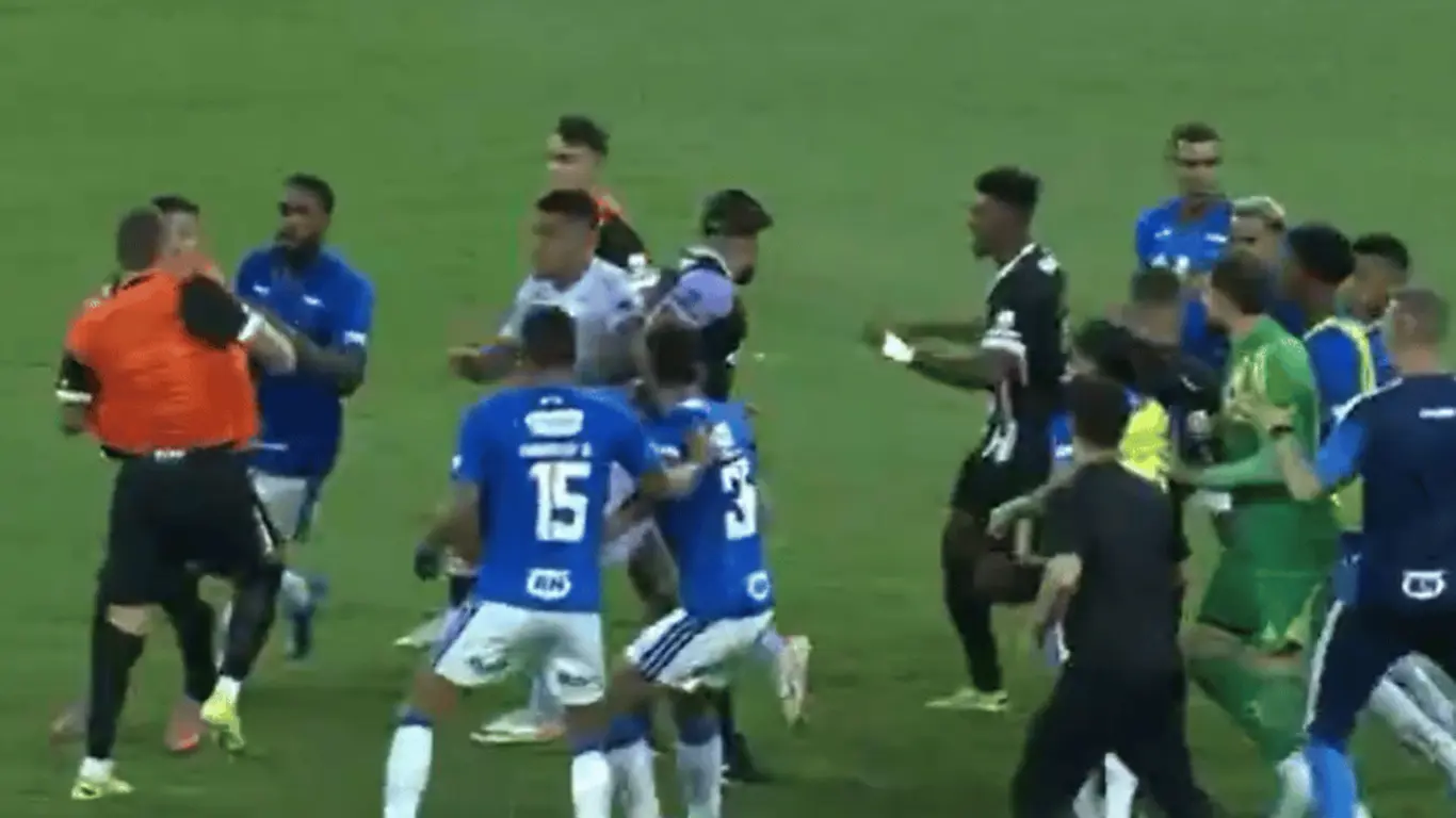 batalla campal en clasico brasilero