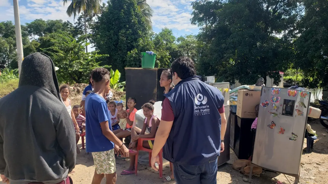 Defensoría del Pueblo con comunidad de Aracataca