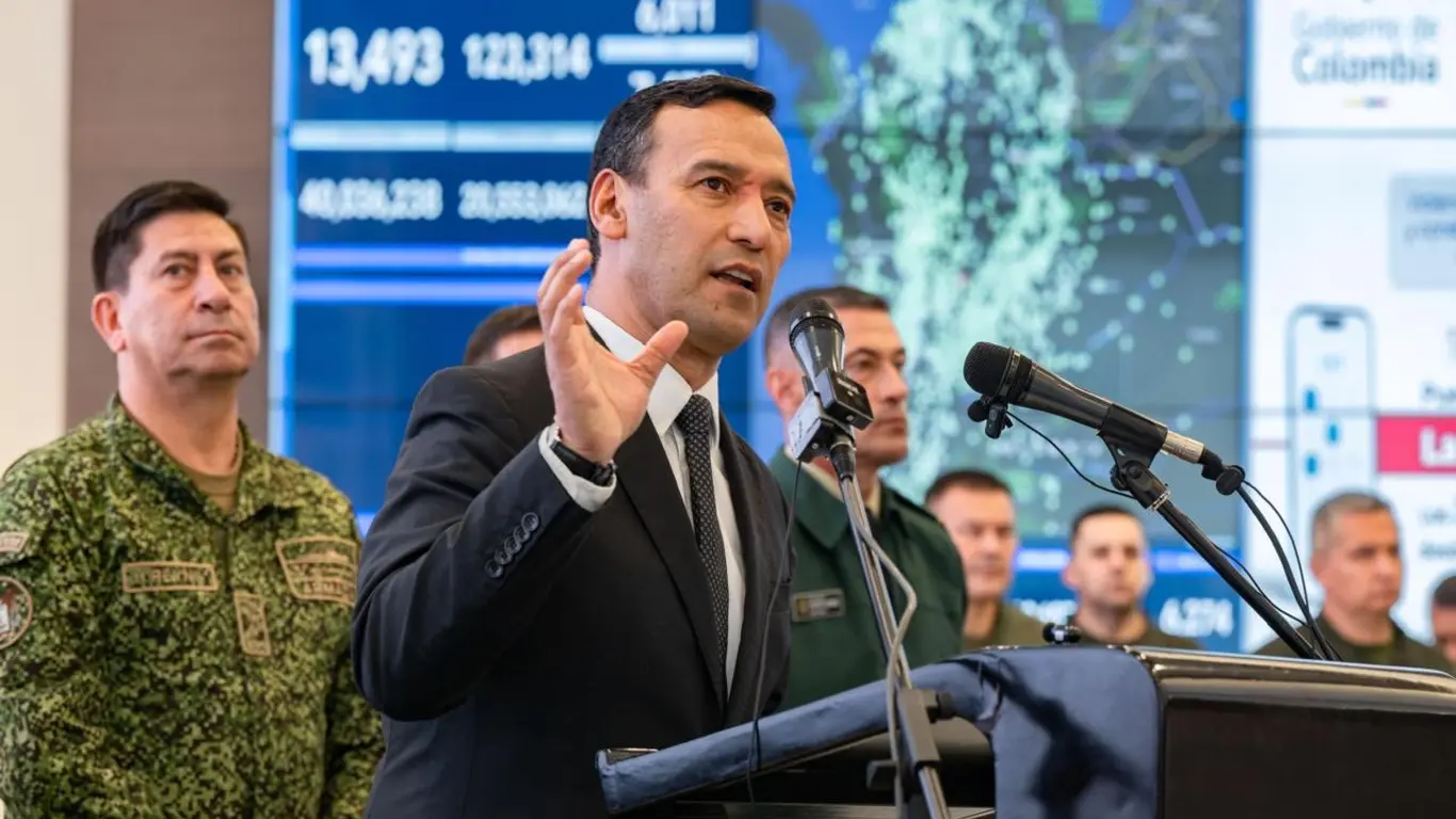 Minsitro de Defensa, Pedro Sánchez 2626