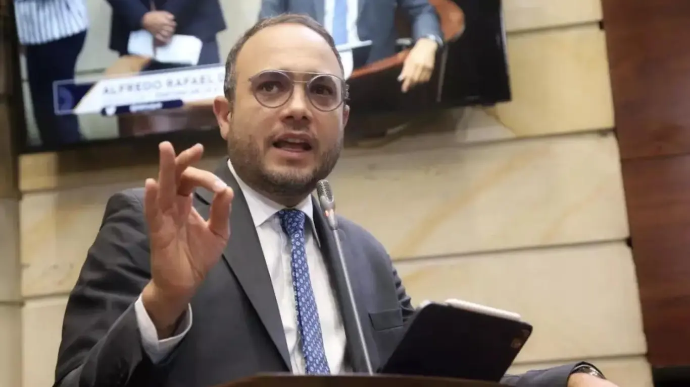 alfredo deluque senador