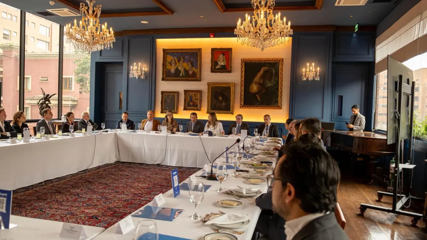 La candidata Paloma Valencia habló de la necesidad de pasar de la planeación a la implementación de obras en la región