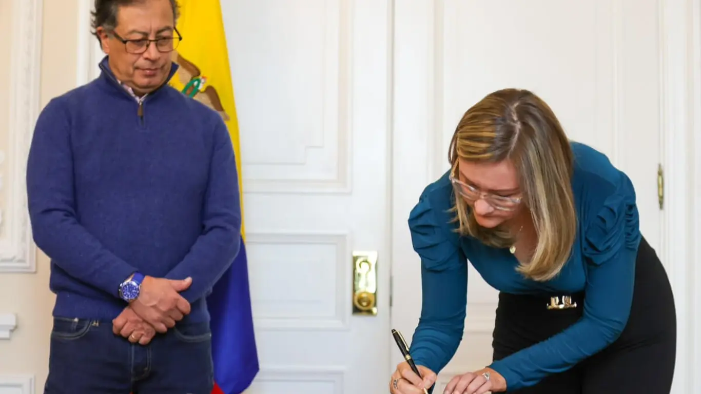 Posesión Cielo Rusinque ante el presidente Gustavo Petro