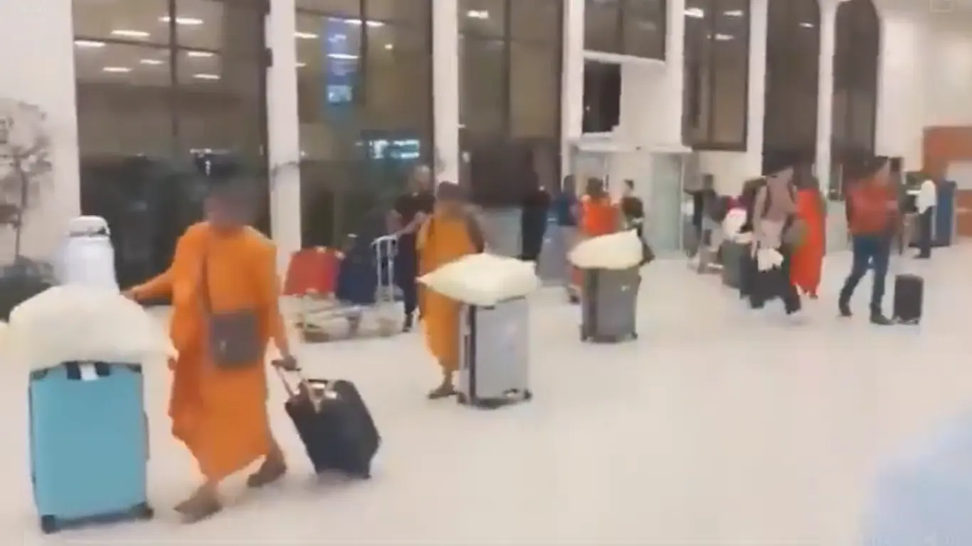 Detienen a 22 monjes budistas en Sri Lanka
