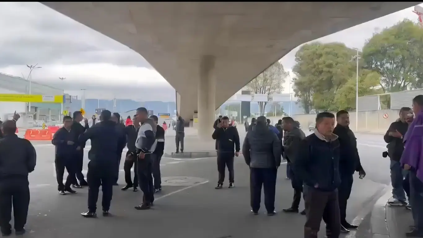 Paro de taxistas El Dorado abril 2026