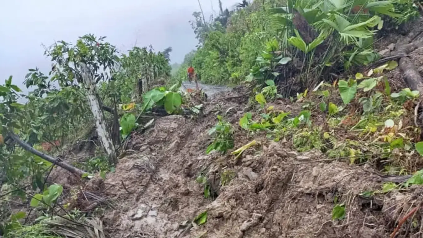 Derrumbes por lluvias en Santander