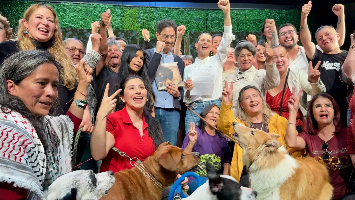 candidato presidencial Iván Cepeda con el movimiento animalista