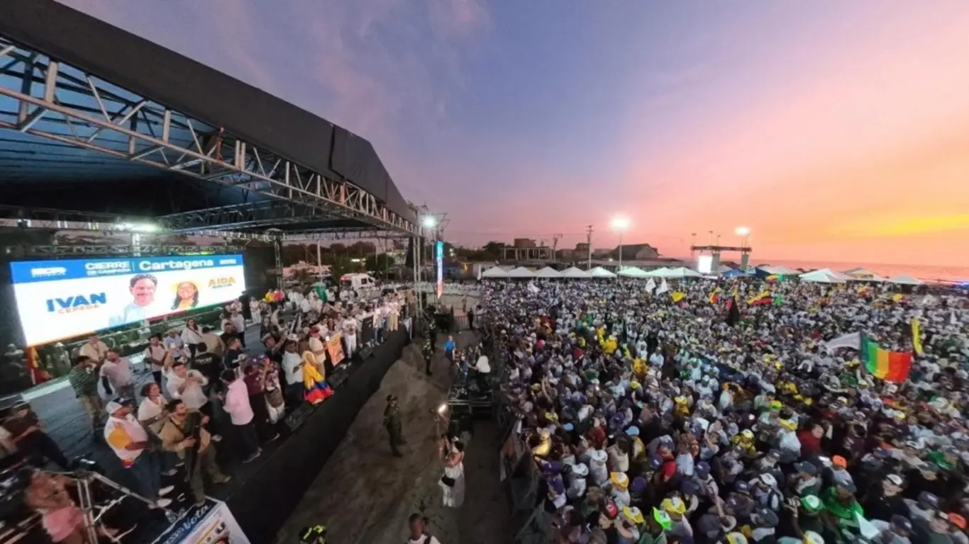 Iván Cepeda cerró campaña en Cartagena