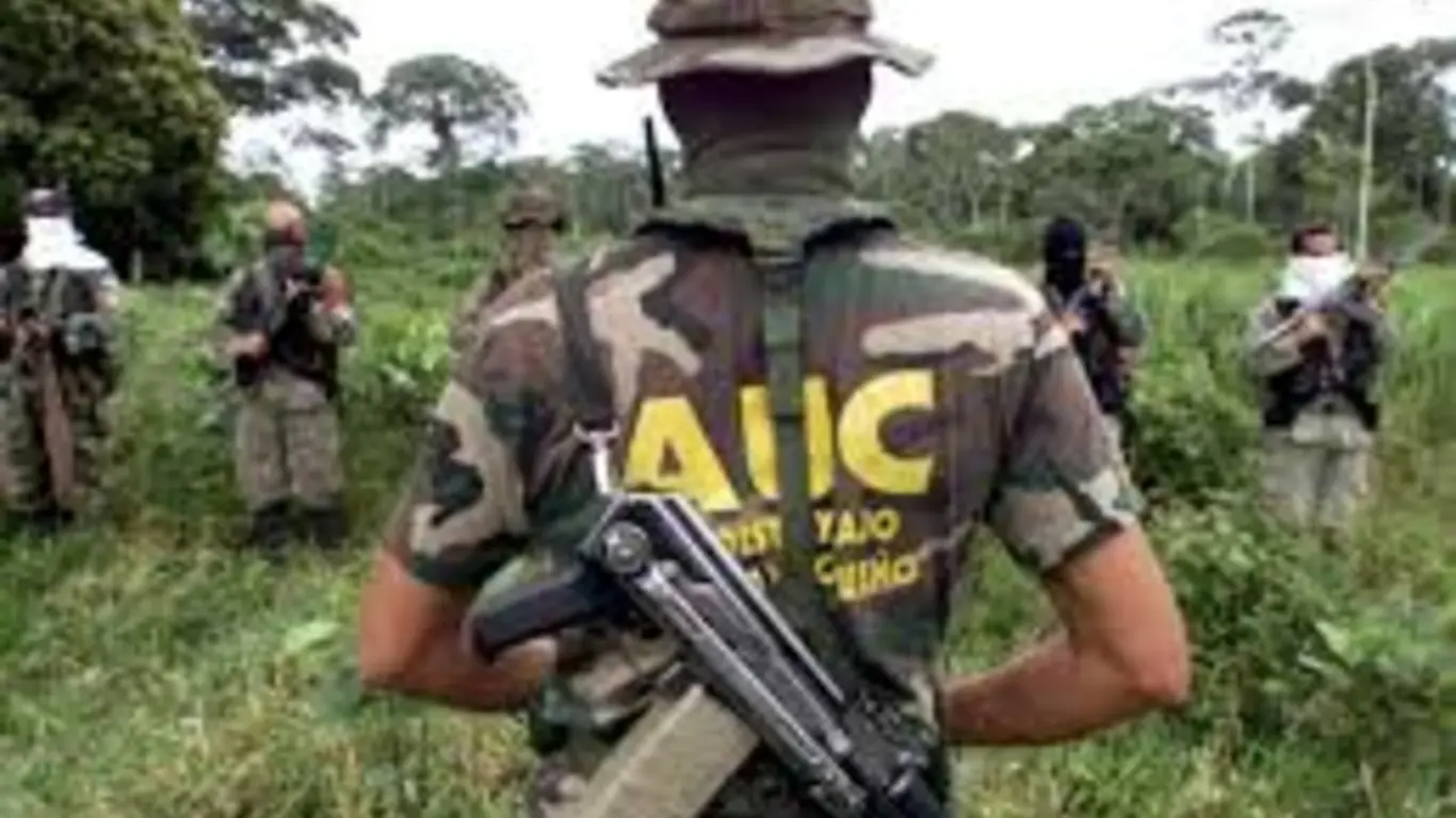Autodefensas Unidas de Colombia (AUC) 26