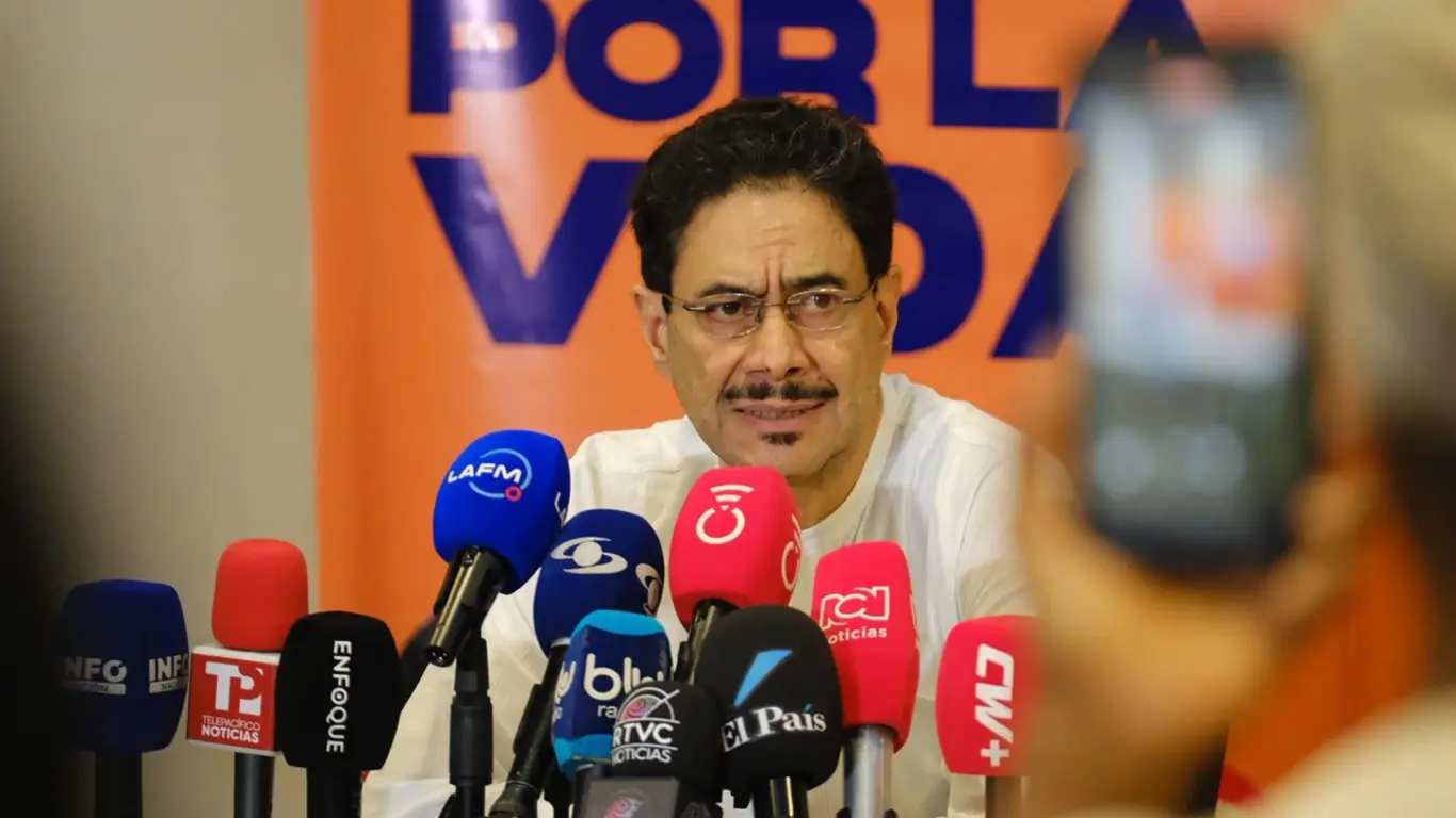 iván Cepeda anuncia denuncia presunta compra de votos