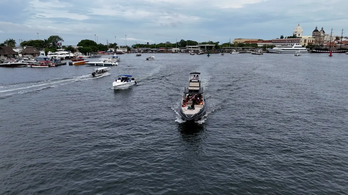 Dos embarcaciones se estrellan cerca a Santa Marta