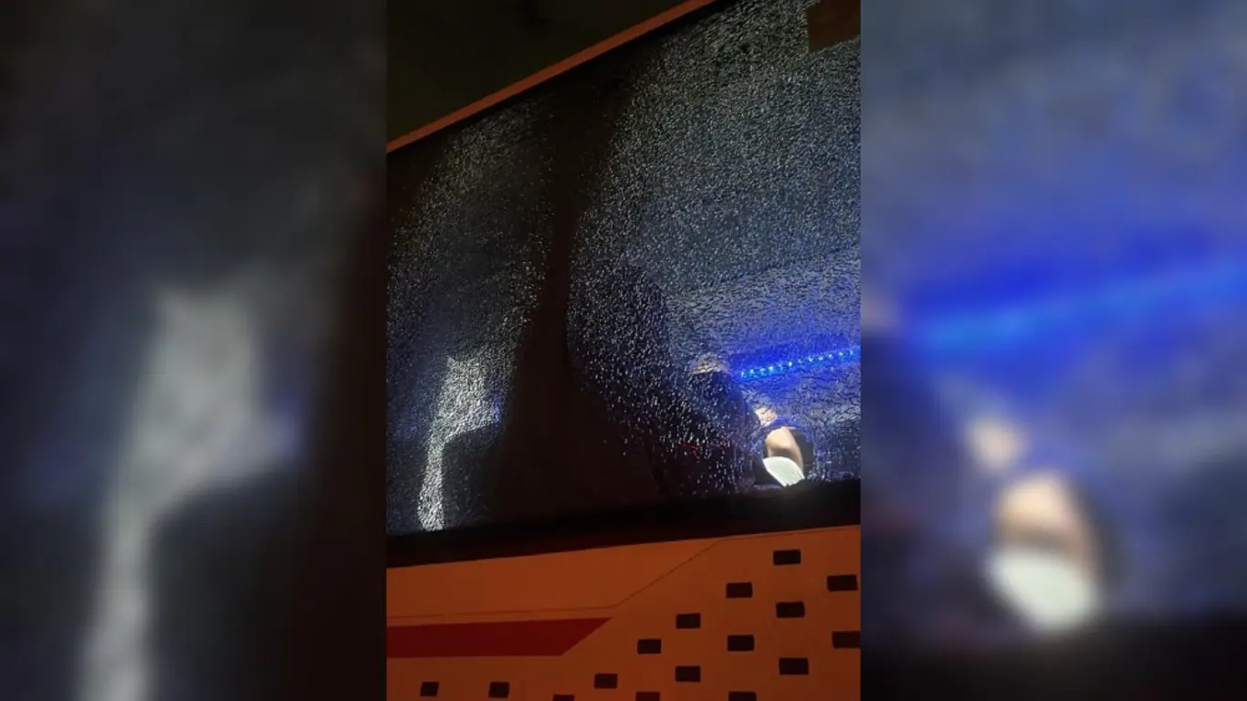 Bus Nacional vandalizado