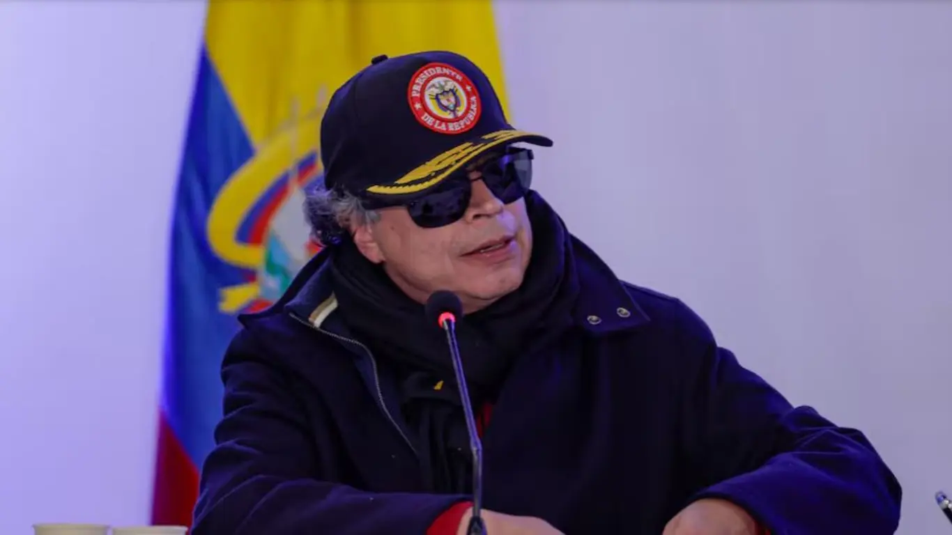 Petro insiste en dudas sobre el sistema electoral 