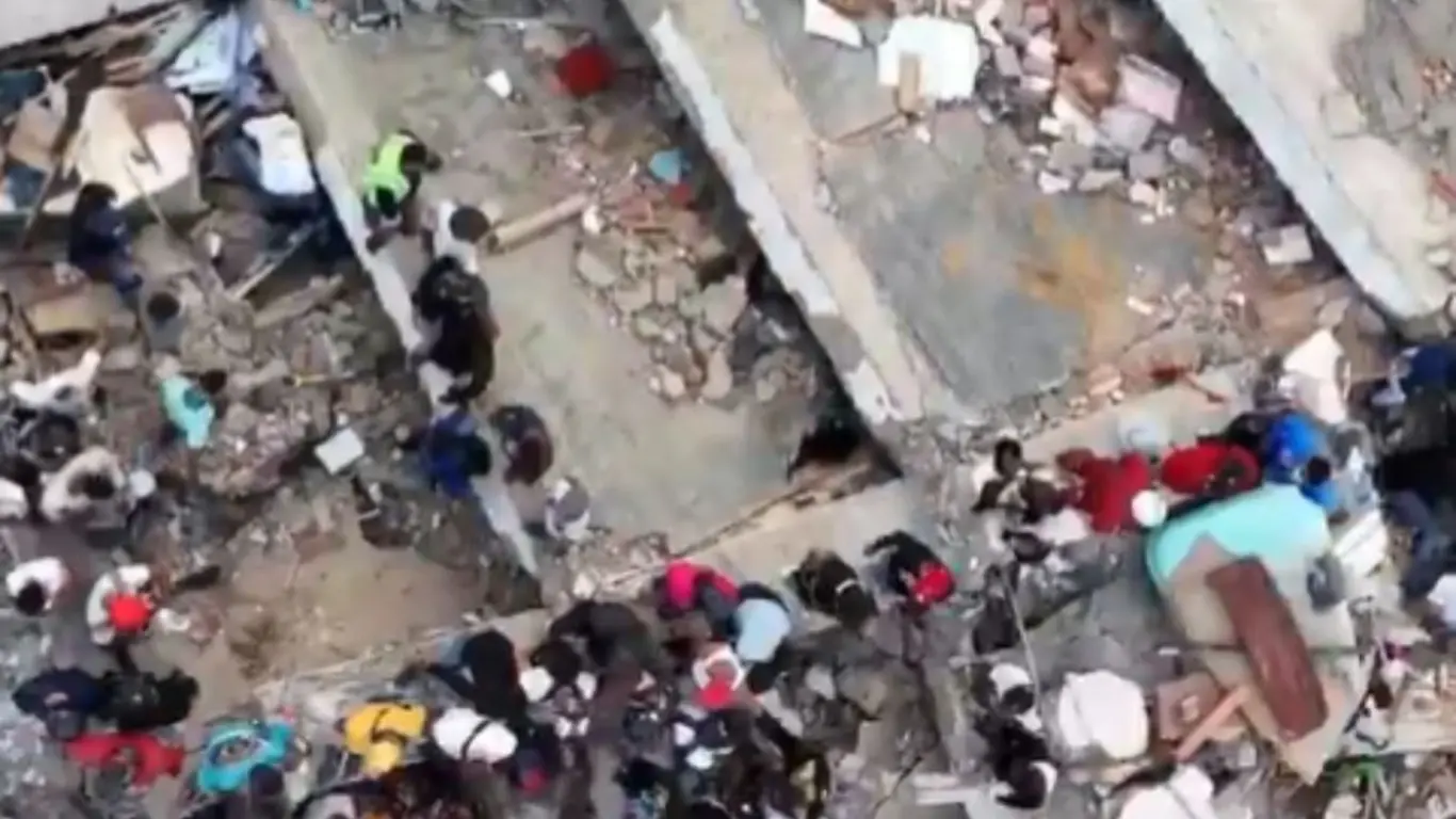 Labores de rescate en Venezuela