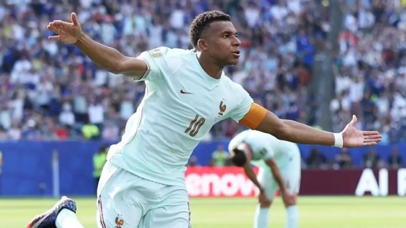 Kylian Mbappé en Francia vs Marruecos