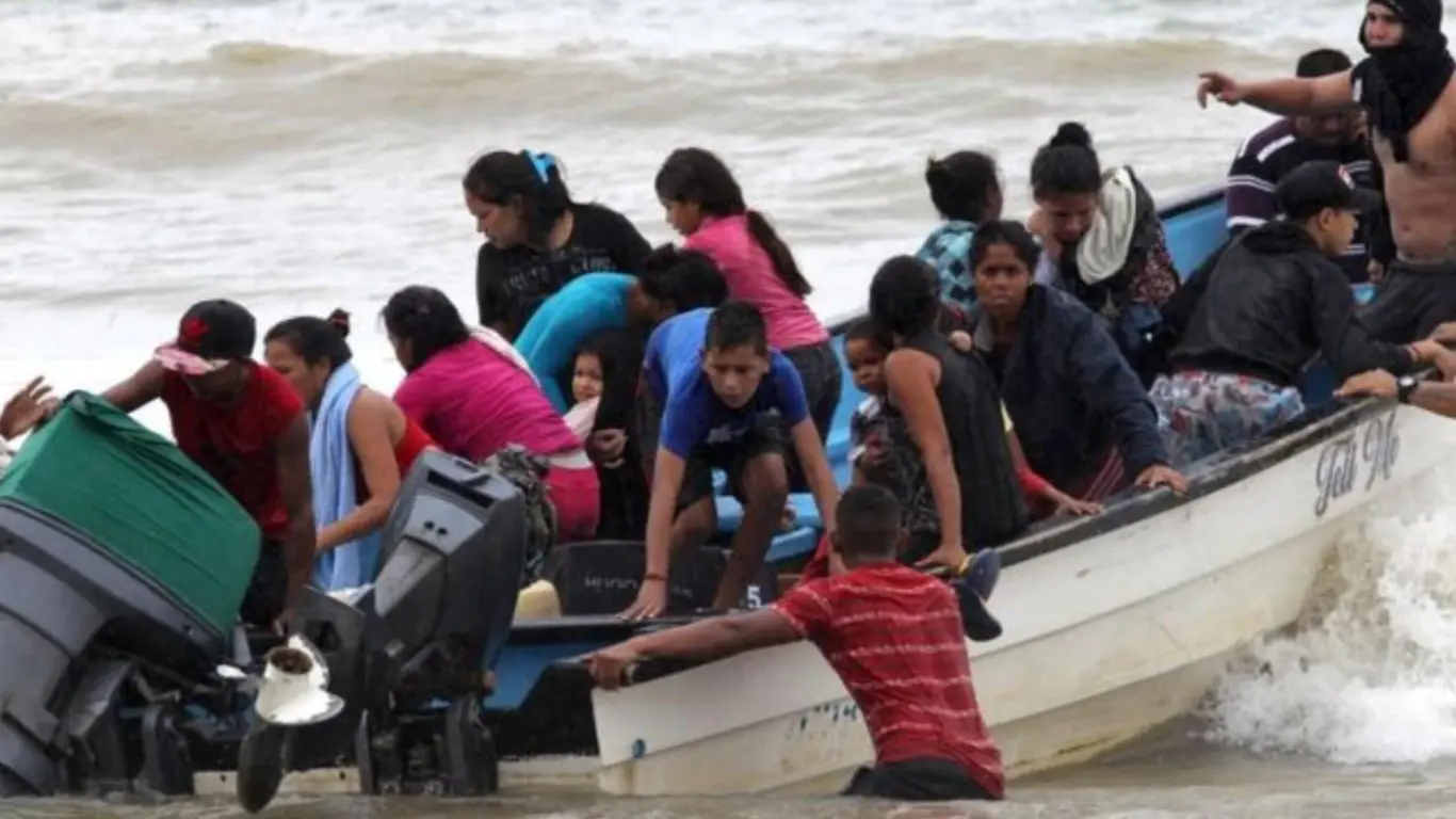 Migrantes en lancha
