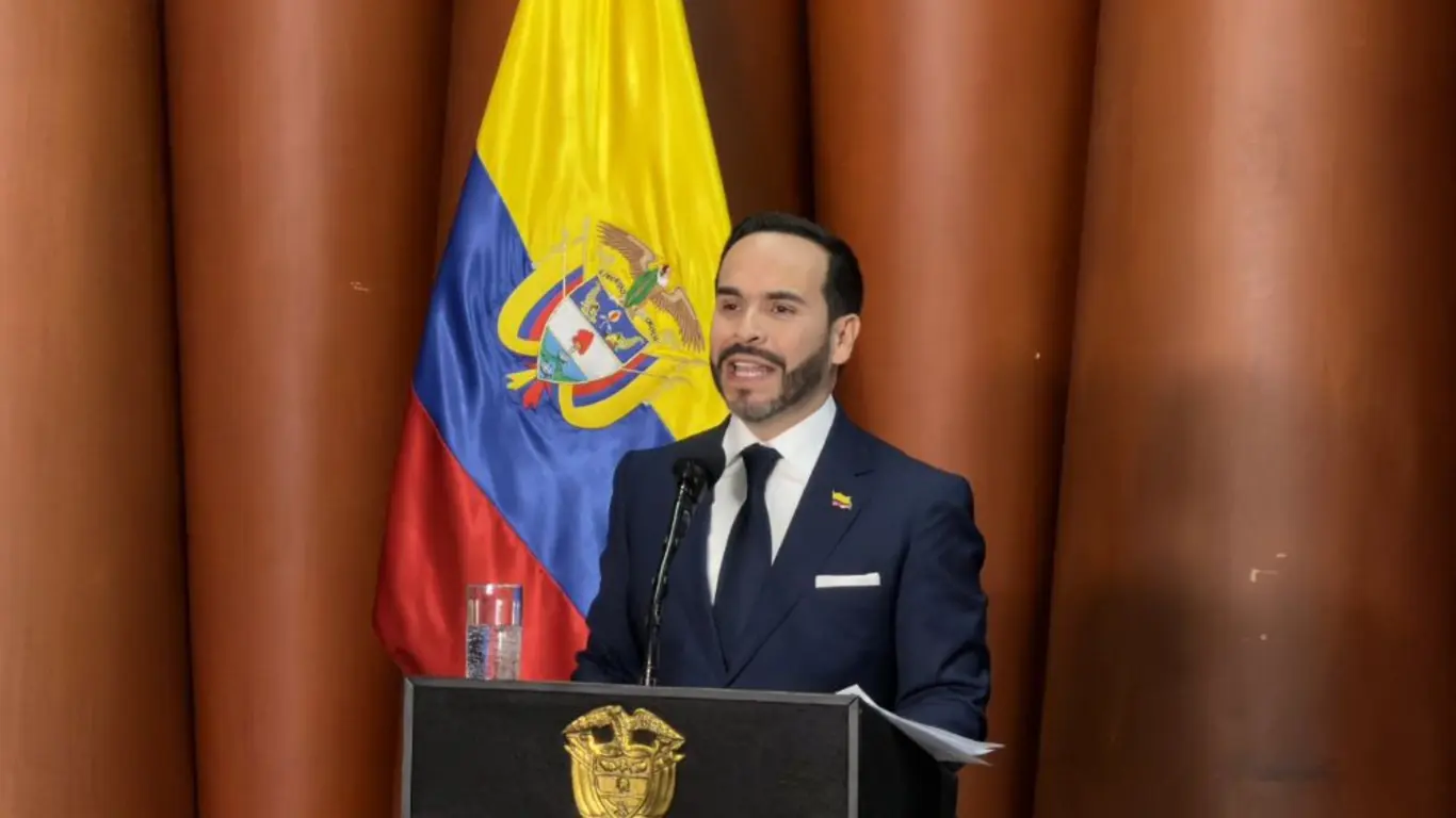 Abelardo de la Espriella presenta El Libro de la Verdad