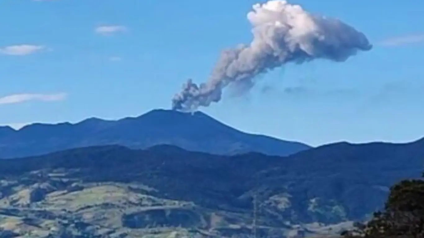 Volcán Puracé sigue en alerta naranja tras aumento de actividad sísmica: se registraron nuevos temblores