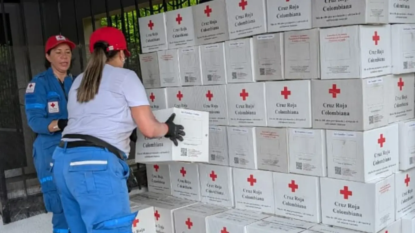 Cruz Roja en las labores humanitarias por el terremoto en Colombia