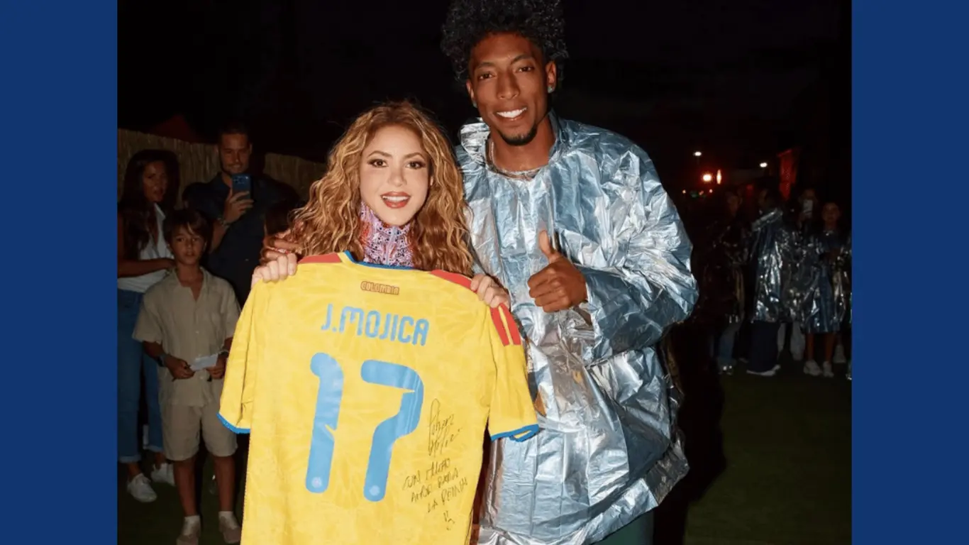  Johan Mojica futbolista colombiano fue invitado por Shakira