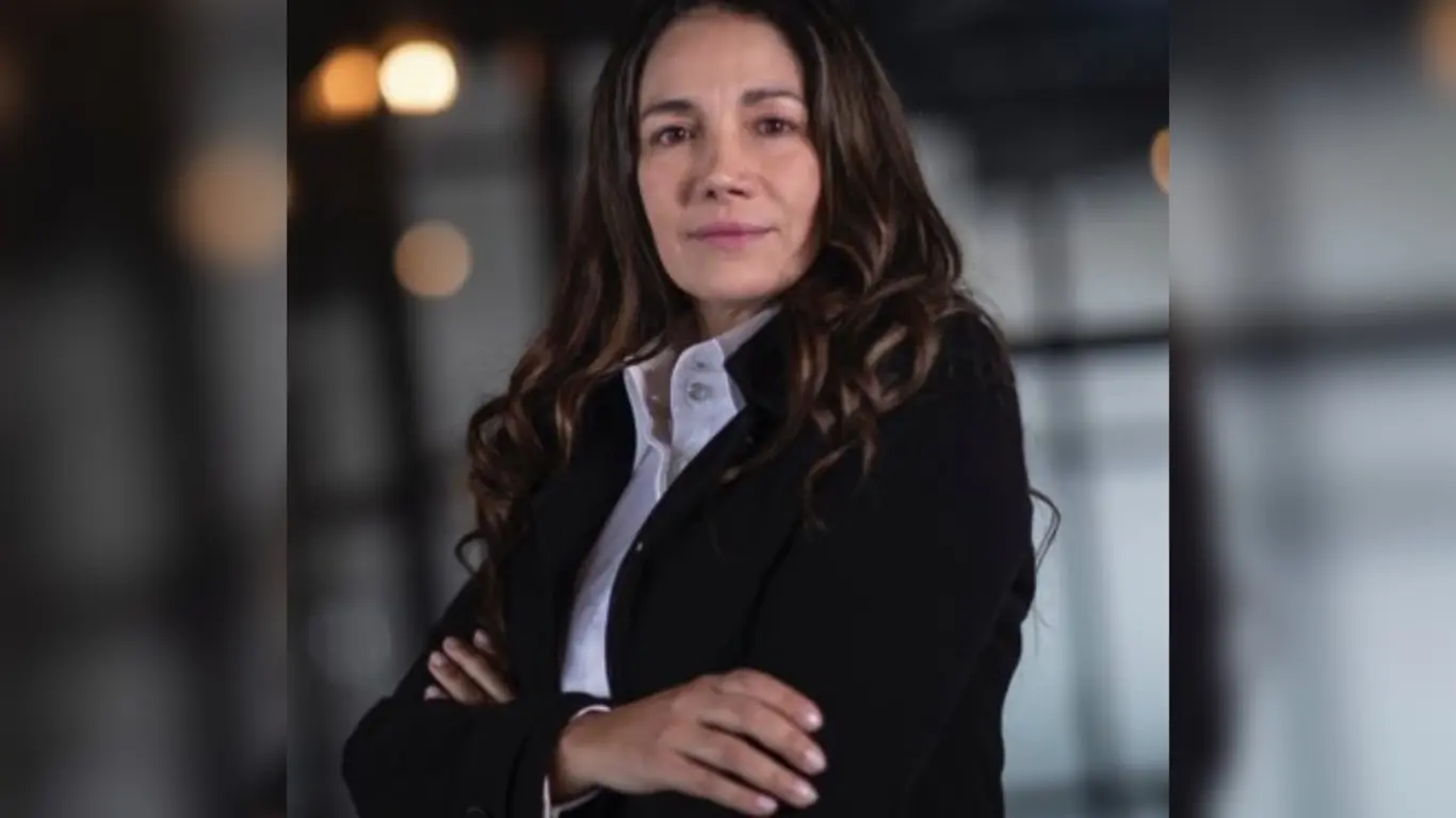 Sondra abogada