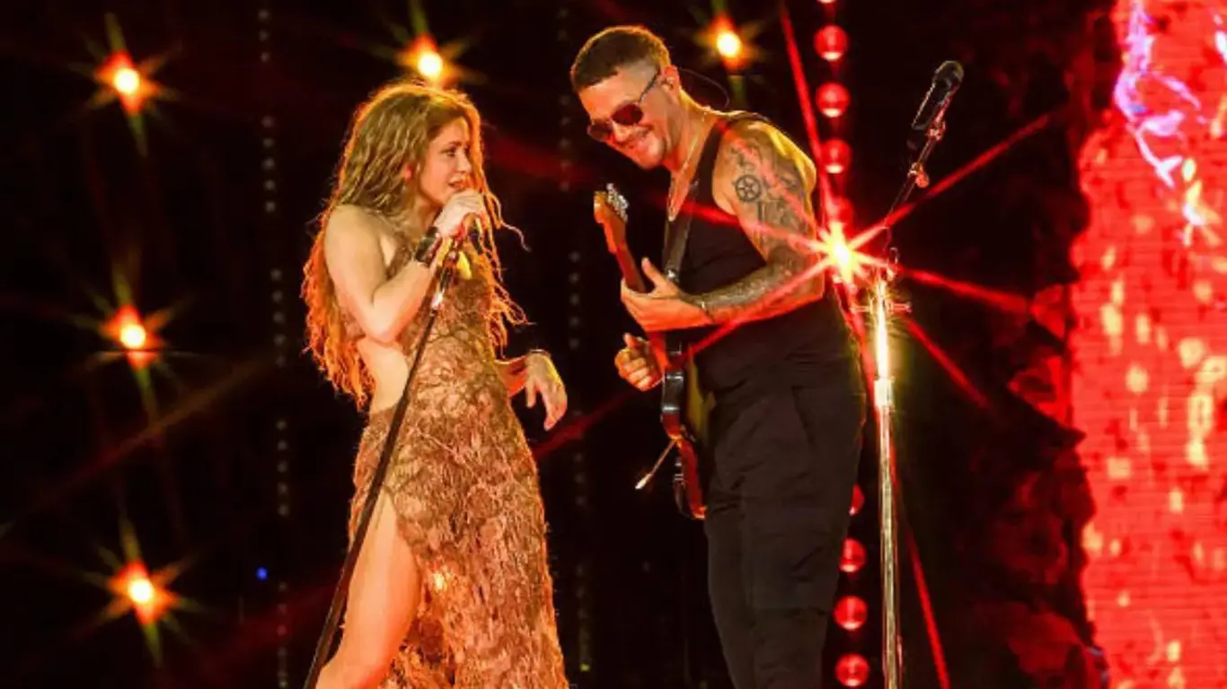 Shakira y Alejandro Sanz cantando “La Tortura”