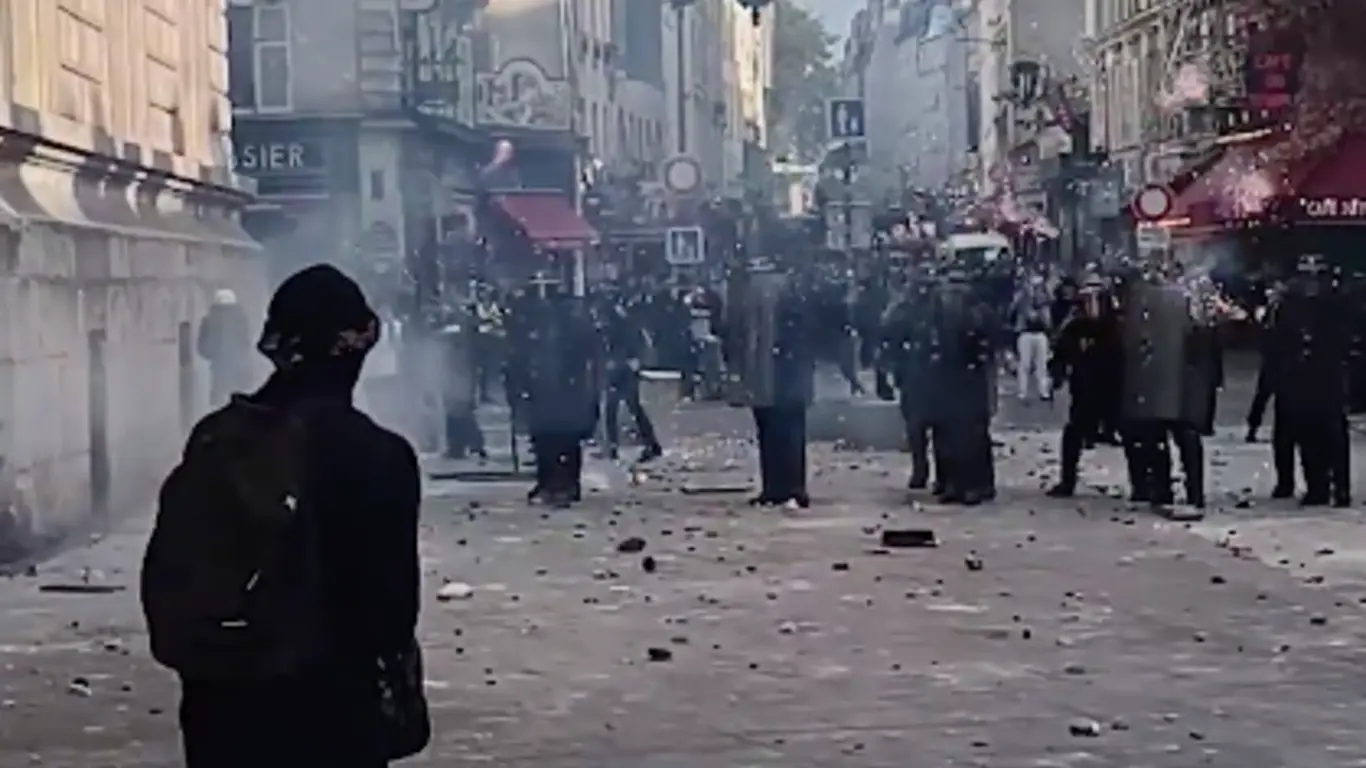 Caos en Lyon, Francia: incendios, saqueos y enfrentamientos con la Policía durante protestas
