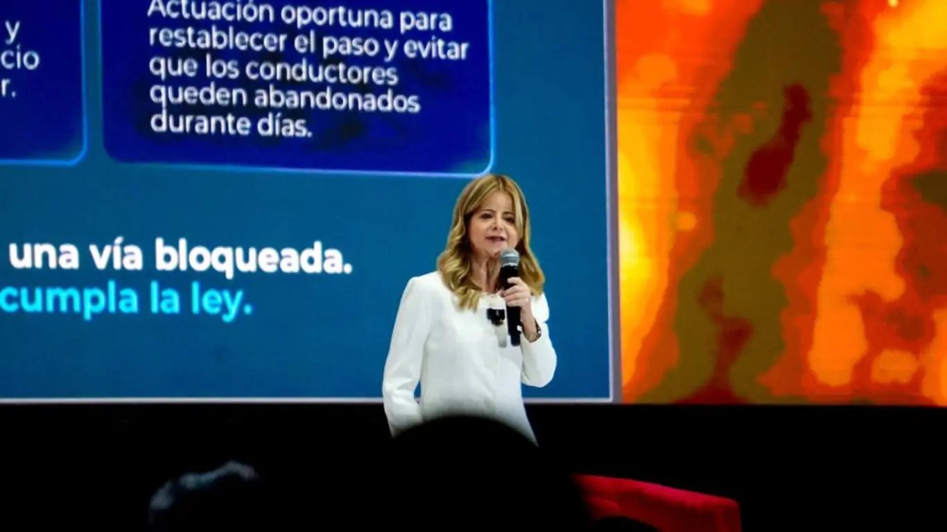 Elsa Noguera, ministra de Transporte en Colfecar