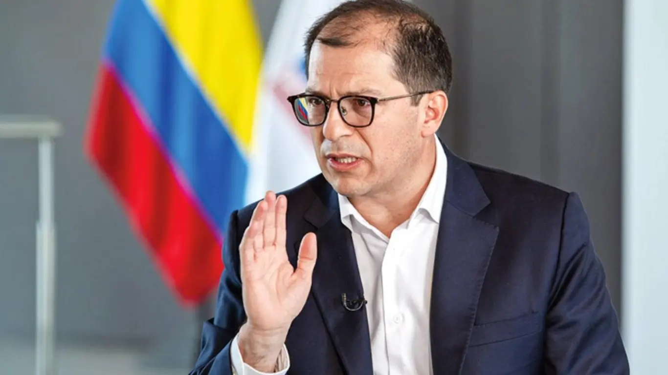 Francisco Barbosa anuncia acciones legales por presuntas “chuzadas” de la DNI