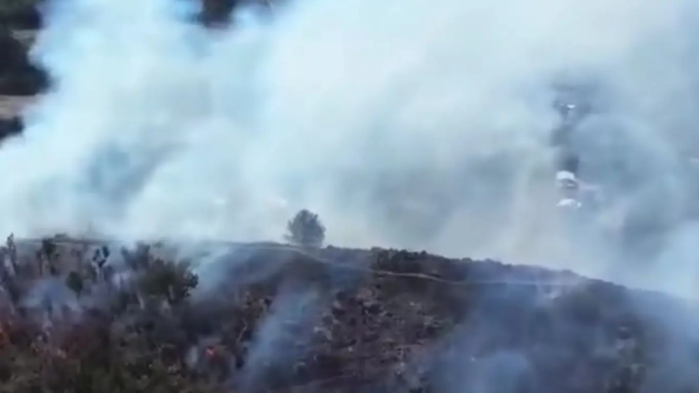 Incendio forestal en Cucunubá, Cundinamarca, amenaza con extenderse a zonas rurales