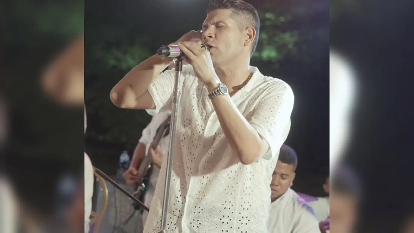 Kabeto cantando