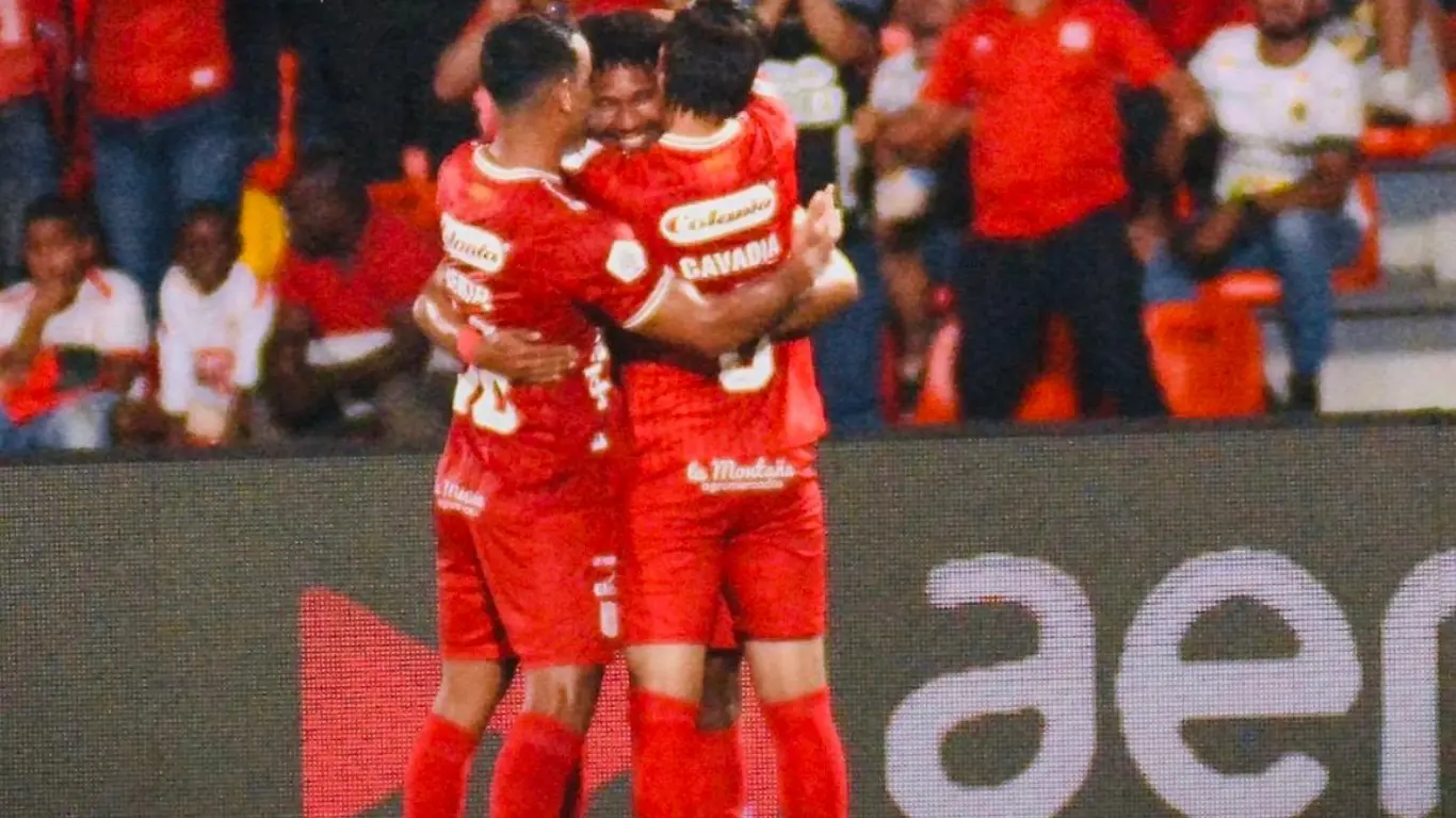 América líder