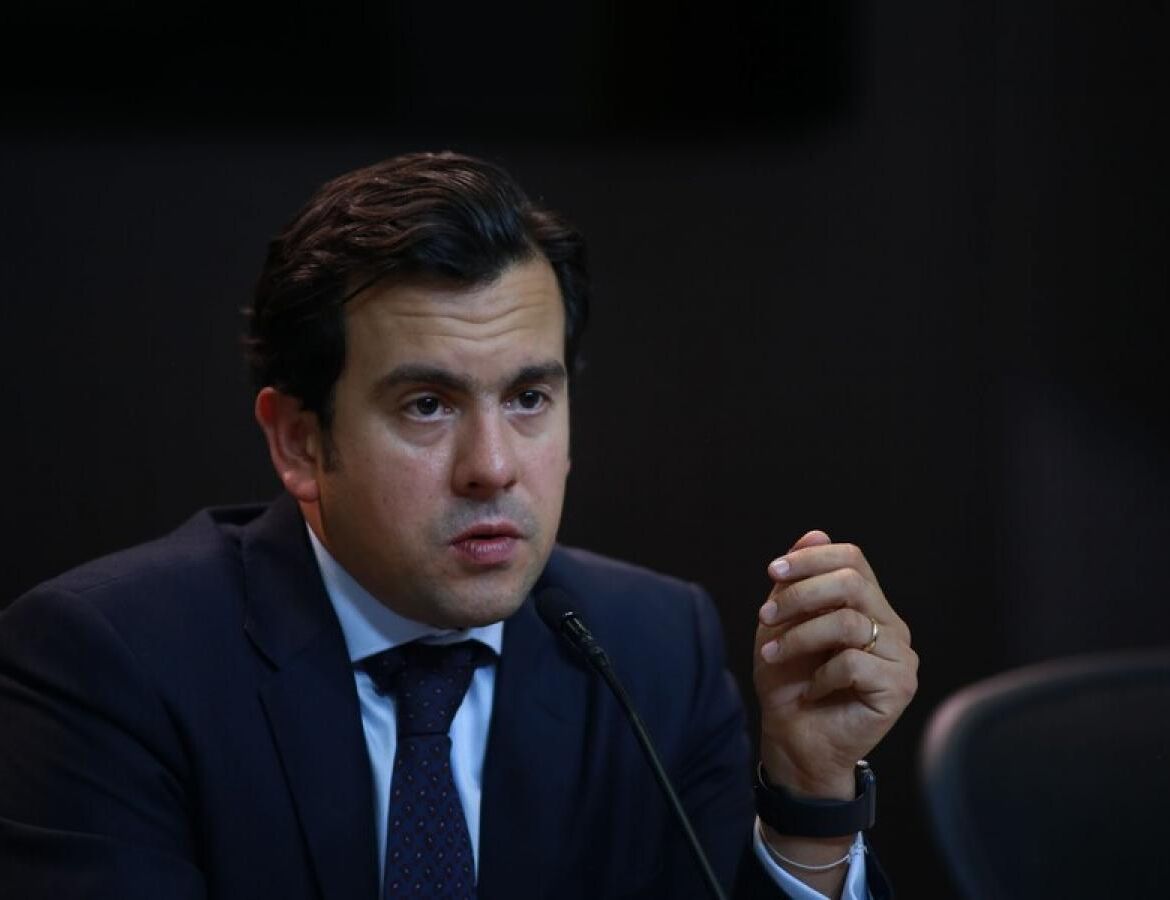 Rodrigo Lara 28