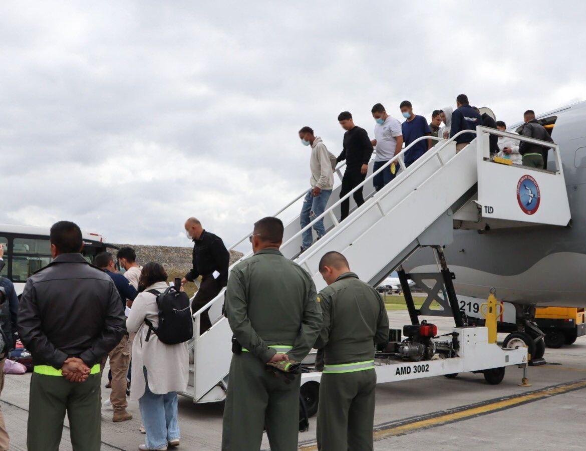 COLOMBIANOS DEPORTADOS 29 ENERO