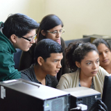 Jóvenes computador