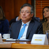 fuertes criticas a petro