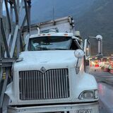 Emergencia en la Vía al Llano tractocamion